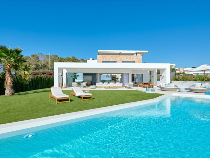 Villa de luxe à Cala conta Ibiza avec piscine et vue mer